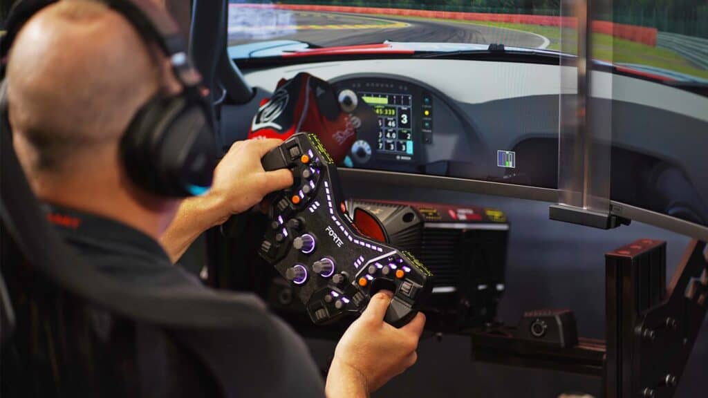 Asetek SimSport: A Virtuális Versenyzés Új Dimenziója